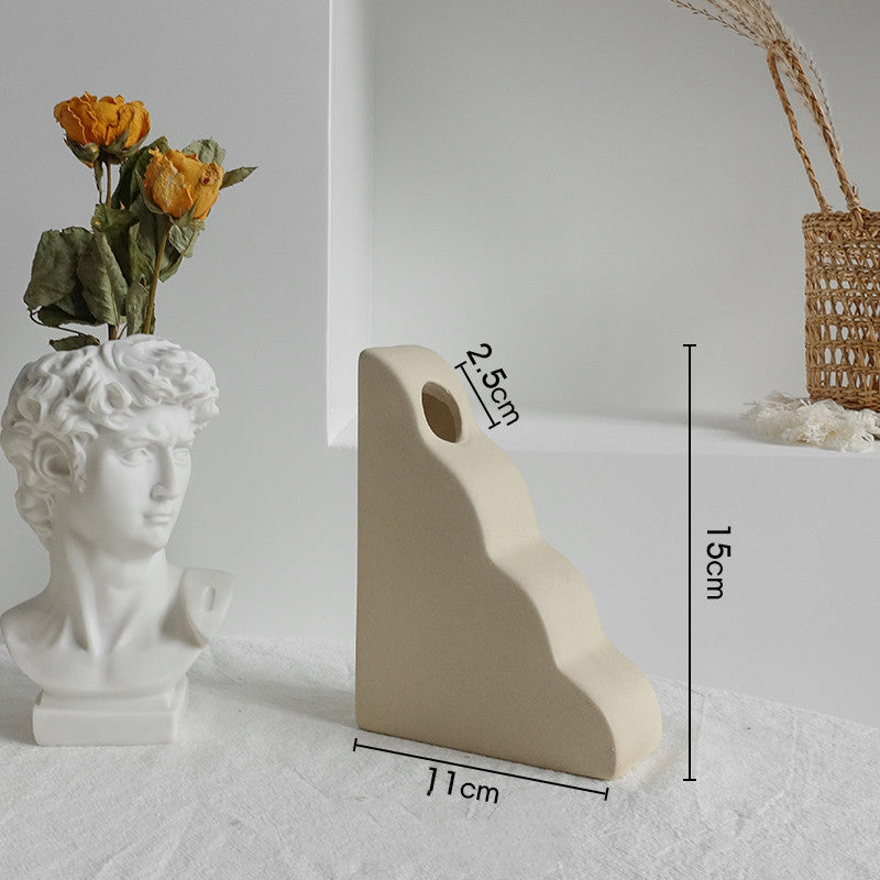 Simplicity Ceramic Vase – Nordic Elegance for Your Space